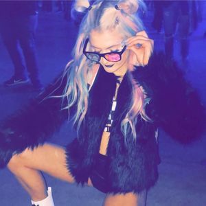 Meet your Posher, Chloe